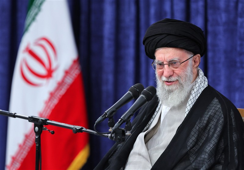 آموزه‌های رمضانی امام خامنه‌ای | فرصت عروج روح