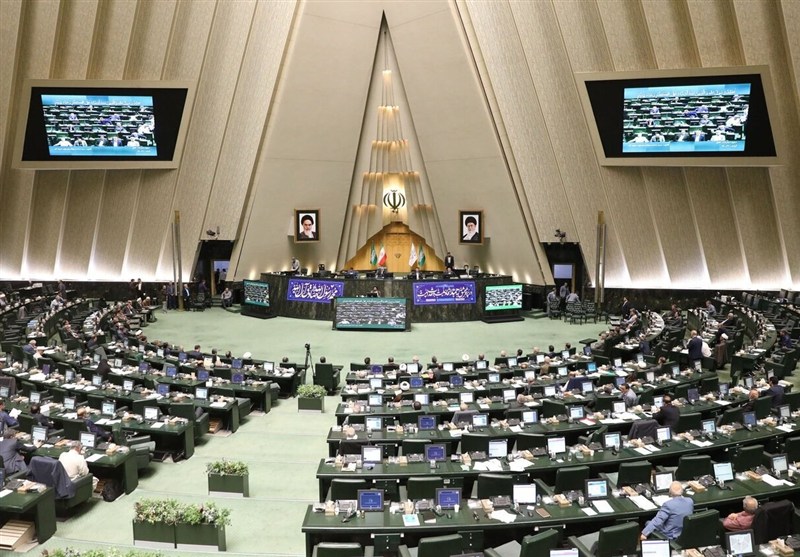 نامه نمایندگان مجلس به سران قوا درباره نقد عملکرد همتی در بانک مرکزی