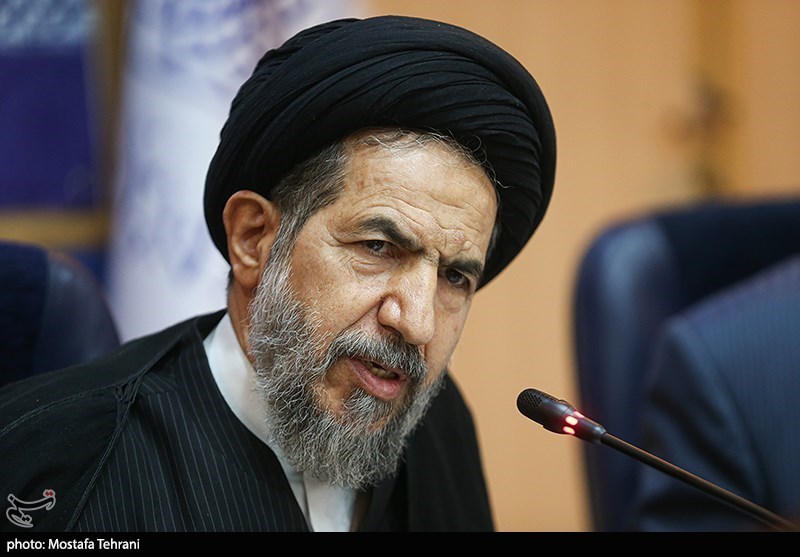 اگر می‌خواهیم عیوب خود را برطرف کنیم اعتراضات ملت را ببینیم