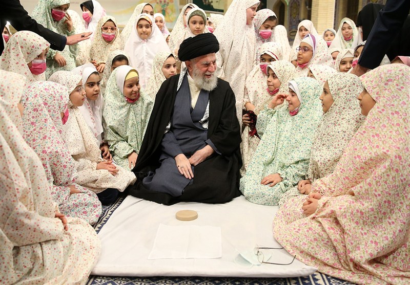 احکام روزه | آیا روزه برای دختر بچه مکلفی که جسم ضعیفی دارد واجب است؟