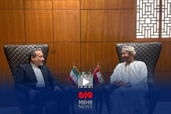 مقامات وزارت امور خارجه عمان از تیم مذاکره کننده ایرانی استقبال کردند