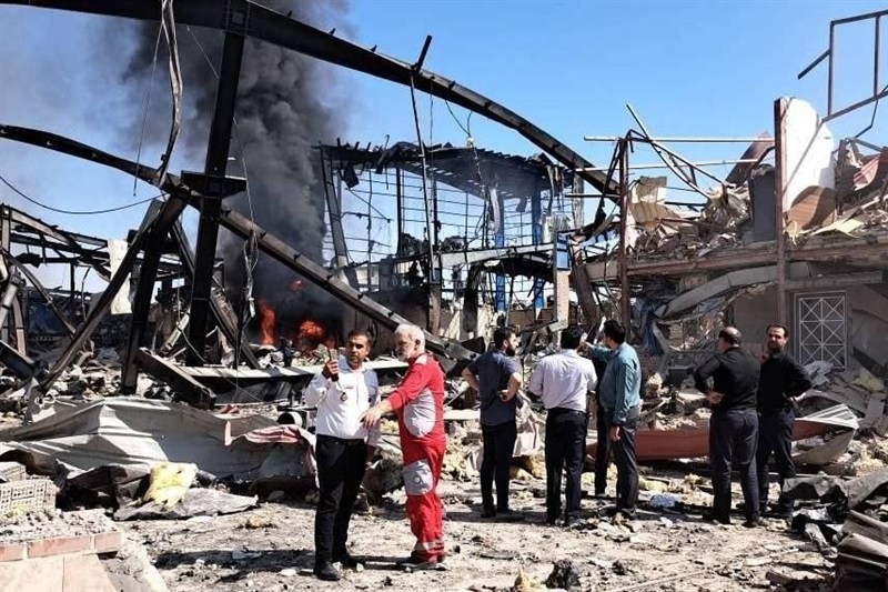 18 مصدوم و تخریب پایگاه اورژانس در حادثه حریق شهرک شمس آباد تهران