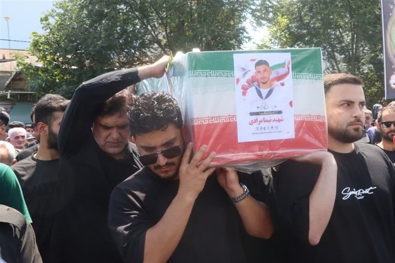 بدرقه باشکوه شهید کشتی «آنا» در بندرانزلی