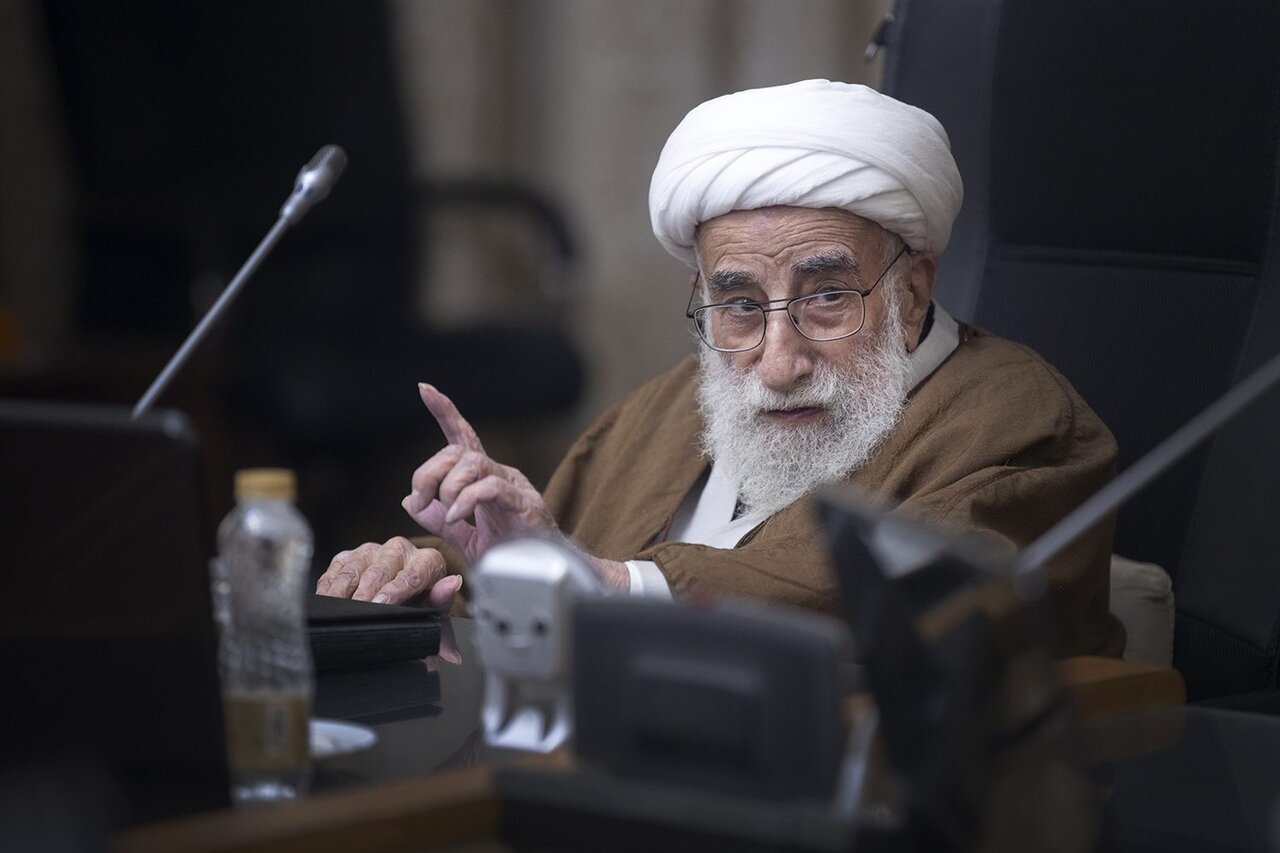 آیت‌الله جنتی: نیازمند روحیه جهادی در عرصه نبرد اقتصادی هستیم