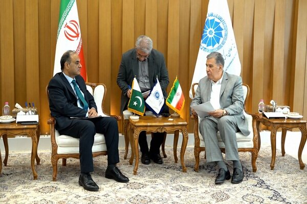 پاکستان: دالان سبز گمرکی برای تجار ایرانی در کراچی ایجاد می‌شود