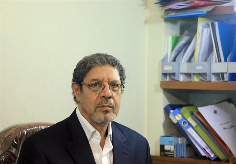 دشمن در جنگ ترکیبی افکار عمومی را باهدف فشار به مسئولین دستکاری می‌کند