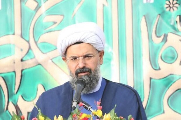 زنگ ایثار و نماز در مدارس شهرستان دشتی نواخته شد