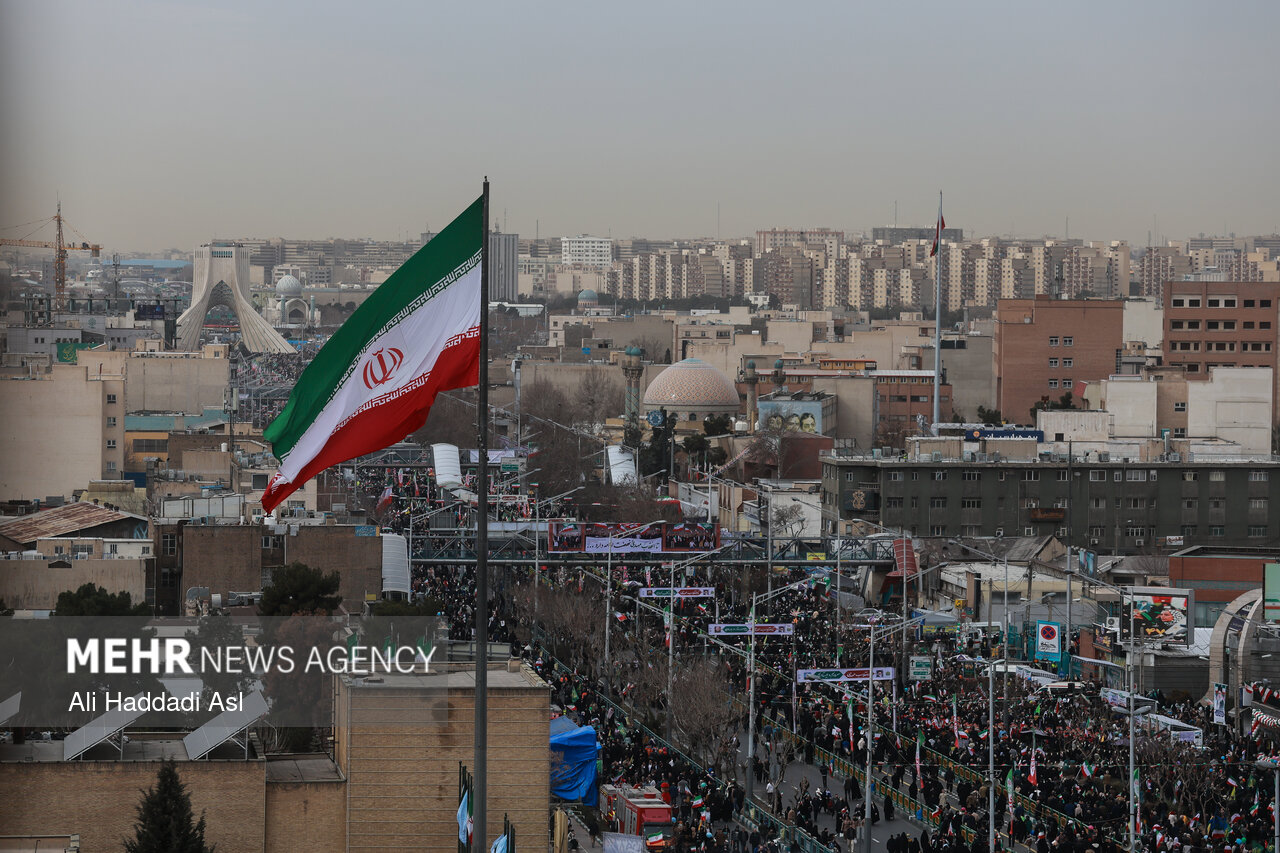 راهپیمایی ۲۲ بهمن در تهران -۲