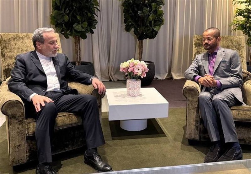 آغاز دور سوم مذاکرات هسته‌ای با دیدار وزرای خارجه ایران و عمان