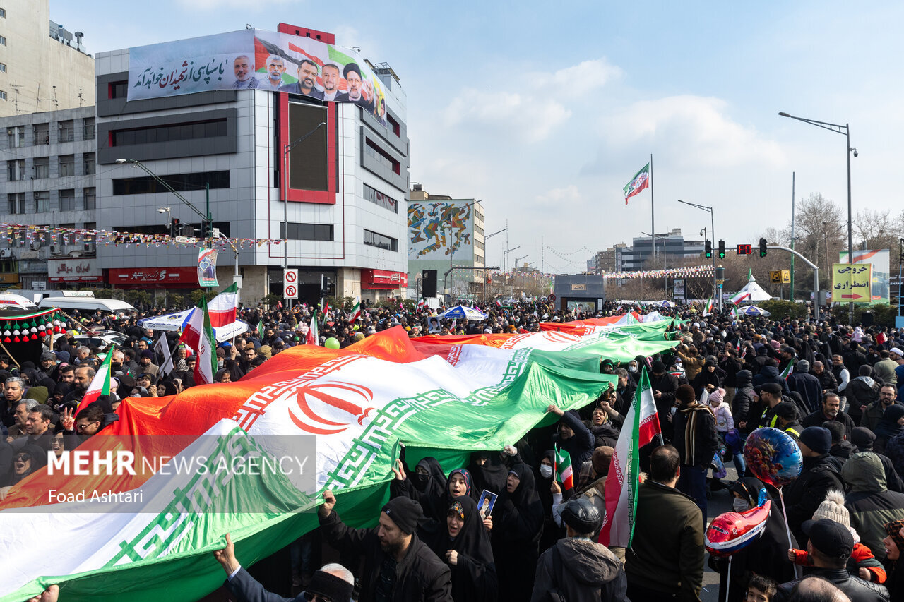 دعوت سازمان بسیج اساتید کشور از مردم برای شرکت در راهپیمایی 22 بهمن