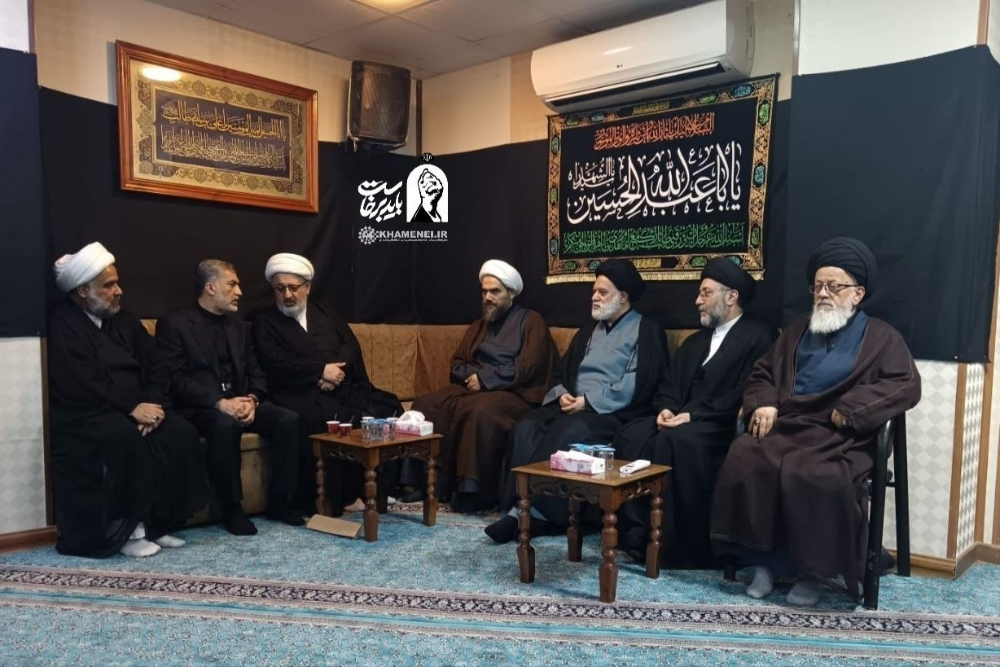 فرزند ارشد قائد شهید امت اسلام میزبان علما و بزرگان نجف شد