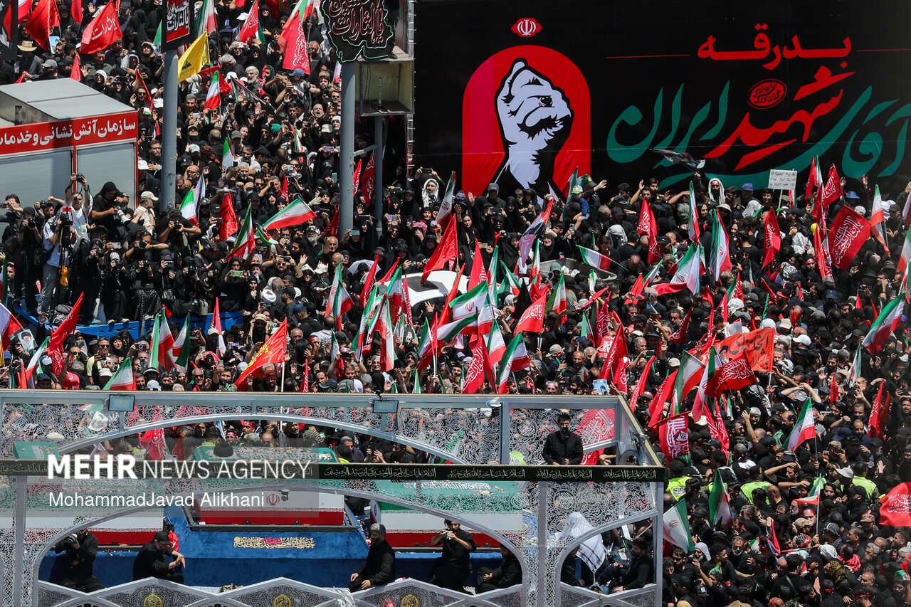 تصاویری از تشییع رهبر شهید در تهران