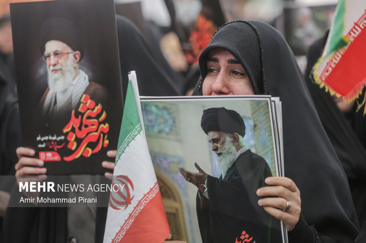 راه رهبر انقلاب ادامه خواهد داشت