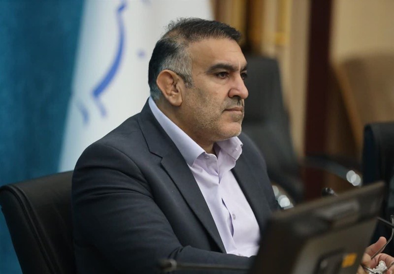 پیکر شهید 7 ساله از زیر آوار بیرون آمد