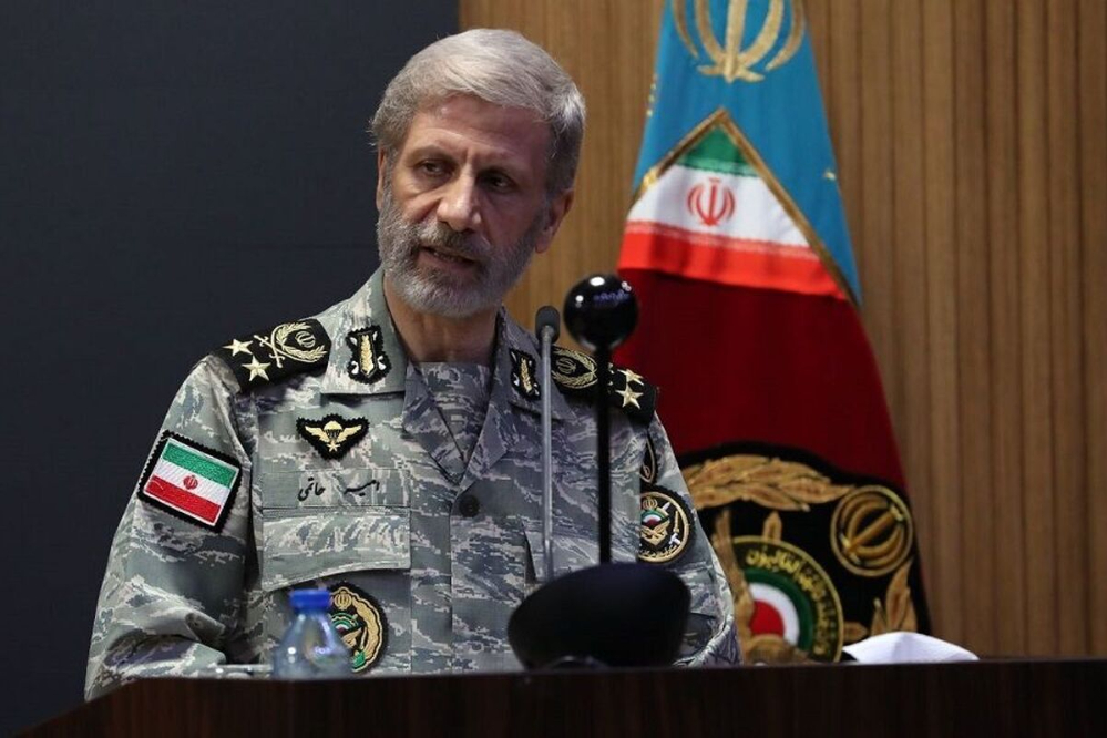 پیام  امیر حاتمی فرمانده کل ارتش بمناسبت شهادت علی لاریجانی
