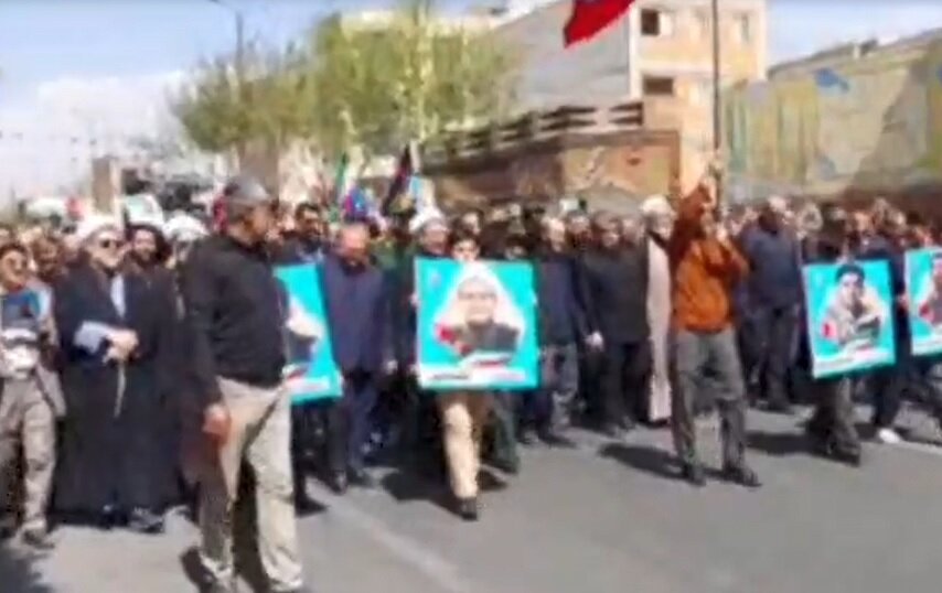 فریاد انتقام و خونخواهی مردم سمنان در مراسم تشییع شهدای اقتدار