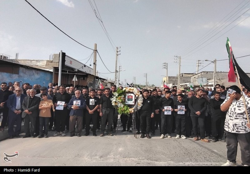 تشییع پیکر شهید رمضان محمدرضا باصولی در روستای دهقاید دشتستان