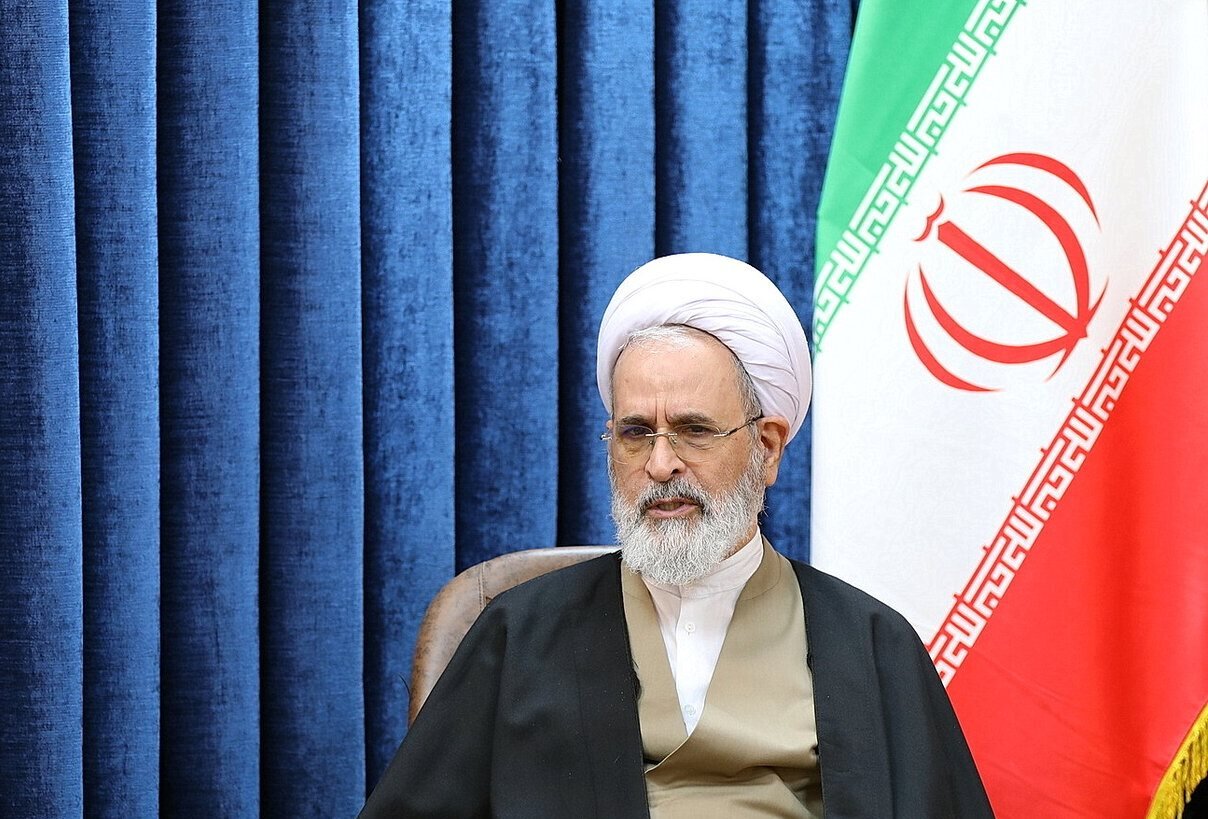 اعرافی: راهکارهای انتقال آب از دریا به استان قم بررسی شود