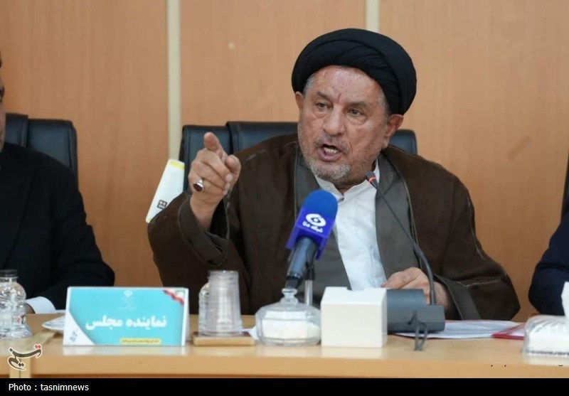 جوانان کهگیلویه برای گوجه‌چینی مهاجرت می‌کنند
