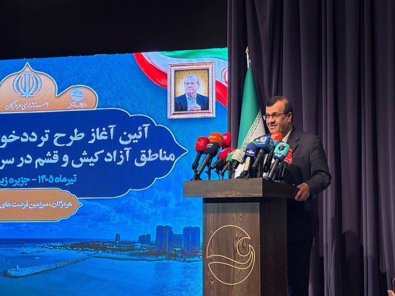 جباری: تردد خودروهای پلاک مناطق آزاد به استان‌های همجوار گسترش یابد
